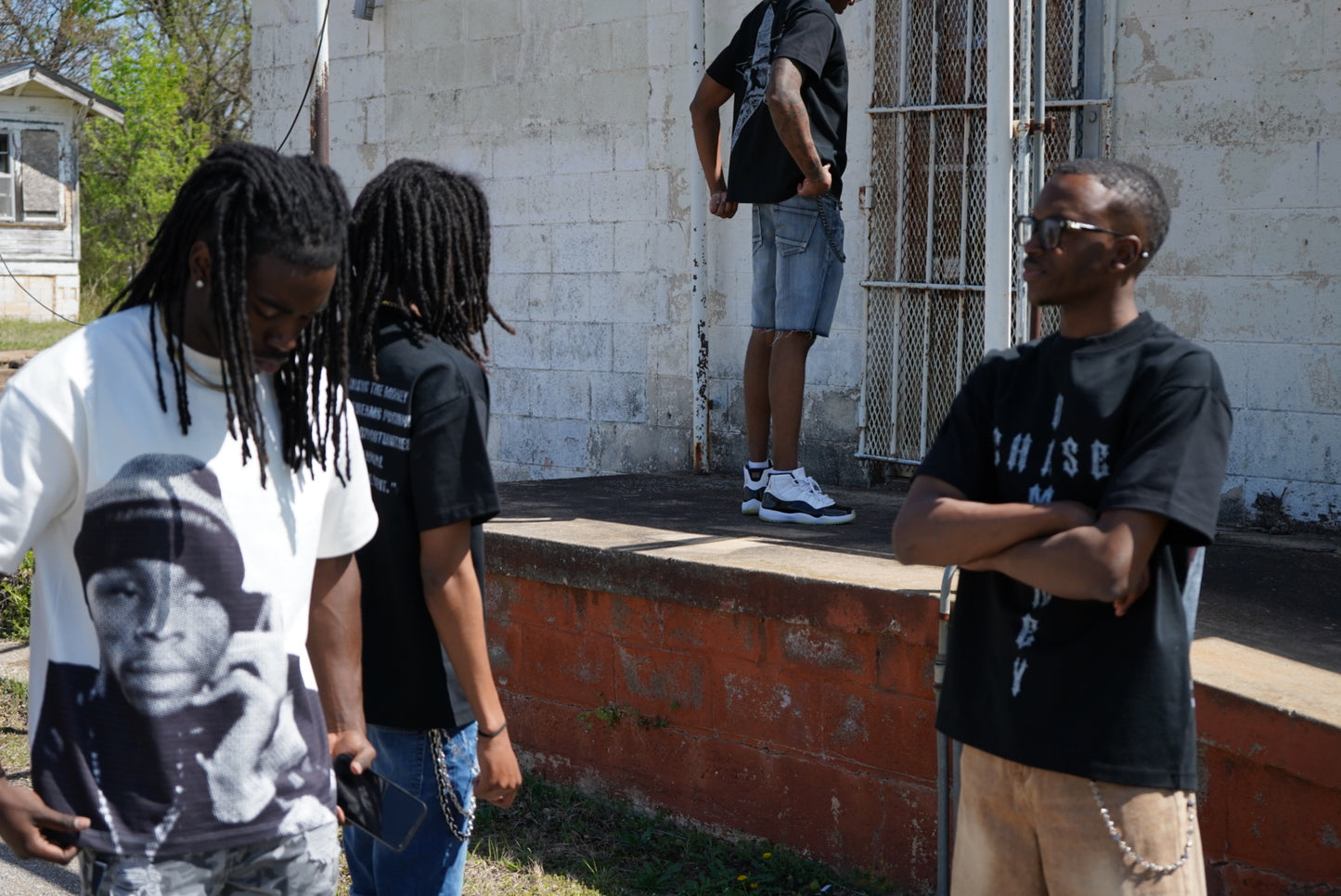 PAID IN FULL GRAPHIC TEE